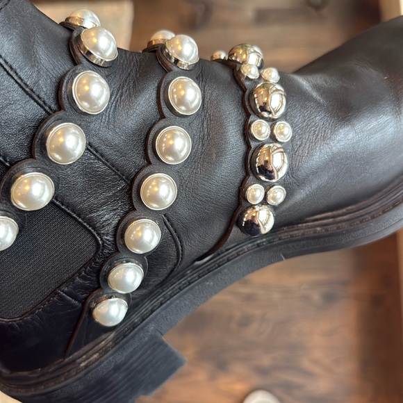 Zara Genuine Leather Boots with Silver Pearl Accents size 40 /9-9.5 - Picture 3 of 9